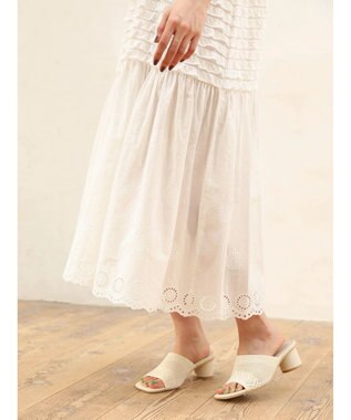 Green Parks ■ＥＳＣＡＲ　ウェーブカット×ローン刺繍ワンピース Off White