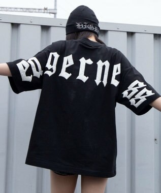 WEGO 【ユニセックス着用ITEM/MLサイズ展開】アクセ付きストレートライングラフィックT（SS） ブラック