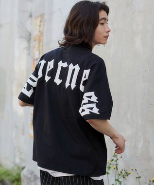WEGO 【ユニセックス着用ITEM/MLサイズ展開】アクセ付きストレートライングラフィックT（SS） ブラック