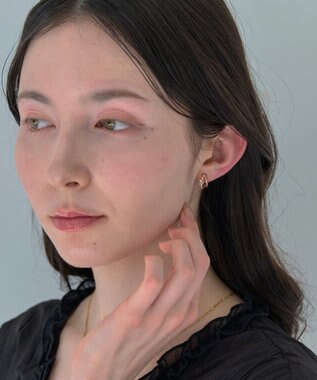 Phoebe 〈痛くないシリーズ/アレルギー対応〉シャイニーダブルフープライトフィットイヤリング　シャンパン シャンパンゴールド