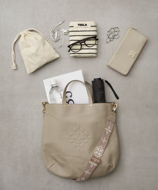 russet 《トートバッグ人気NO.1モデル》スリム2WAYトートバッグ <エンボスモノグラム>(CE-1611) GrayBeige