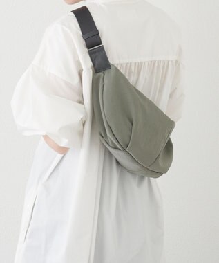 russet ナイロンバナナボディバッグ(CE-1710) Olive