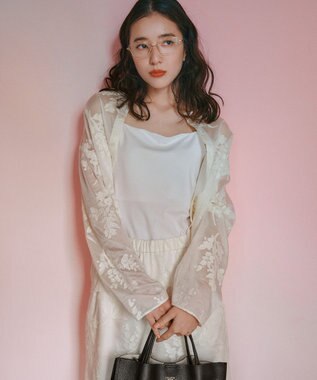  【前後着用可能の2WAY仕様】ボタニカル エンブロイダリー ブラウス