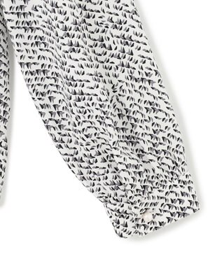 23区 【吸水速乾/UVケア/防シワ性】シャドージオメトリック プリント ブラウス ホワイト系