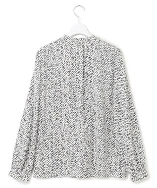 23区 【吸水速乾/UVケア/防シワ性】シャドージオメトリック プリント ブラウス ホワイト系