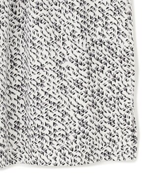 23区 【吸水速乾/UVケア/防シワ性】シャドージオメトリック プリント ブラウス ホワイト系