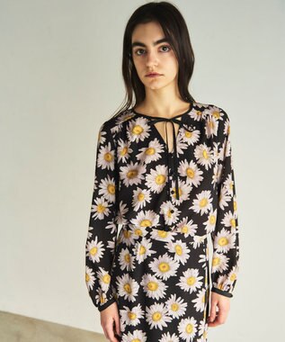 GRACE CONTINENTAL マーガレットフラワープリントブラウス ブラック