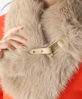MOONBAT 【WEB限定】FURLA ベルト付きリッチフェイクファーマフラー ベージュ