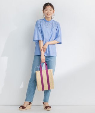 組曲 【WEB限定色あり】エンブロイダリーレース　ハイネック半袖ブラウス ヒヤシンスブルー系