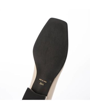 MODE ET JACOMO <D'ICI>Vカットフラットシューズ アイボリー