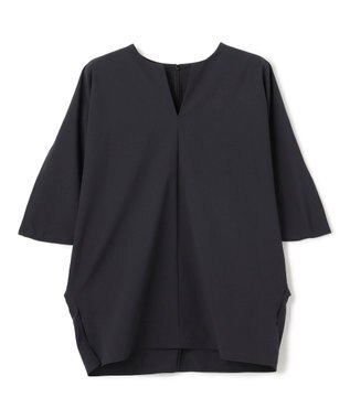 BEIGE， 【接触冷感/UVカット/洗える・BAILA 8.9月合併号掲載】YANN / Vスリットプルオーバーブラウス Black