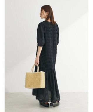 Green Parks ■ＥＳＣＡＲ　ウェーブカット×ローン刺繍ワンピース Black