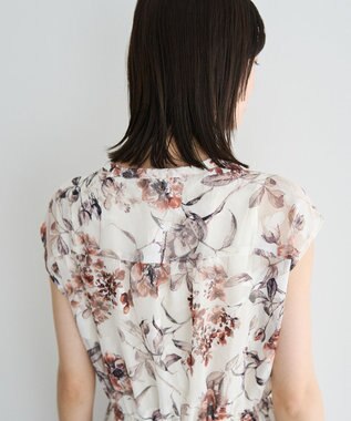 YECCA VECCA 【追加生産】フラワー柄シアープリーツワンピース Ivory