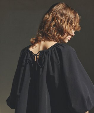 UNFILO FINE MOVE 2WAYギャザーブラウス ブラック