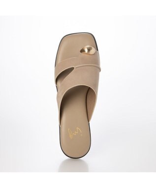 ing <ing>スクエアトングサンダル オーク