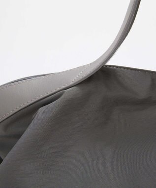 TOPKAPI 【Breath TOPKAPI】MORPH モーフ リンクルナイロン 2way ワイド トートバッグ チャーム付き　軽量 / 撥水 グレー