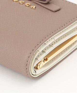 TOCCA 【新色ブルー登場】PEARL KNOT BIFOLDWALLET 財布 ベージュ系