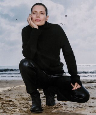 JOSEPH 【FOUNDATIONS】【AW23】レザーストレッチ　スリムフィットトラウザーズ Black