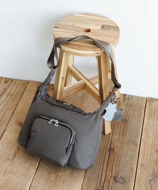 ACE BAGS & LUGGAGE HAyU × ace. フィカス ショルダーバッグ 19103 ハユ チャコール