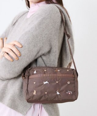 LeSportsac DANIELLA CROSSBODY/バニーエンブロイダリー バニーエンブロイダリー