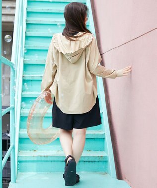 Feroux 【接触冷感・UVカット・吸水速乾】ラッシュガードフリル パーカー ベージュ系