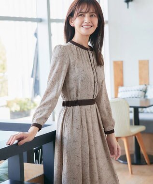 Tiaclasse L 【安田美沙子さん着用・新色/XSサイズ追加・洗える】フラワープリント配色ワンピース モカA