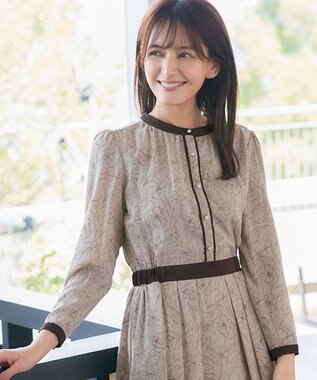 Tiaclasse L 【安田美沙子さん着用・新色/XSサイズ追加・洗える】フラワープリント配色ワンピース モカA