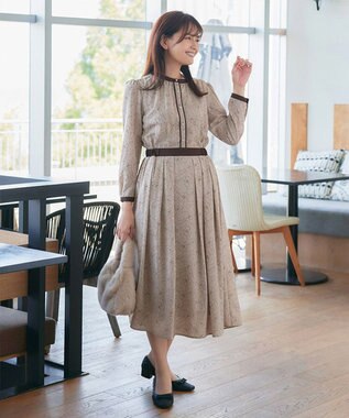 Tiaclasse L 【安田美沙子さん着用・新色/XSサイズ追加・洗える】フラワープリント配色ワンピース モカA