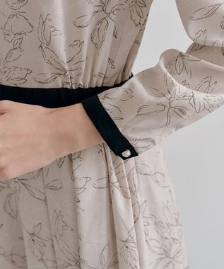 Tiaclasse L 【安田美沙子さん着用・新色/XSサイズ追加・洗える】フラワープリント配色ワンピース ベージュ