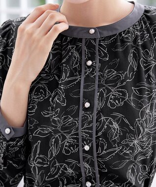 Tiaclasse L 【安田美沙子さん着用・新色/XSサイズ追加・洗える】フラワープリント配色ワンピース ブラック×チャコールグレー