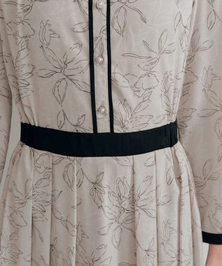 Tiaclasse L 【安田美沙子さん着用・新色/XSサイズ追加・洗える】フラワープリント配色ワンピース ベージュ