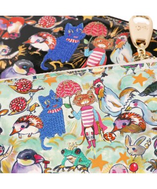 tsumori chisato CARRY 森のどうぶつたち フラグメントケース　マルチケース　【キャッシュレスに最適】 ホワイト