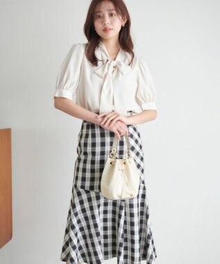 Feroux 【大好評につき追加生産・新色登場】リボンタイパフスリーブ半袖 ブラウス アイボリー系