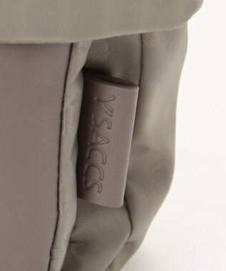 Y'SACCS はっ水ドットジャカード リサイクルレザーコンビ ショルダー グレージュ