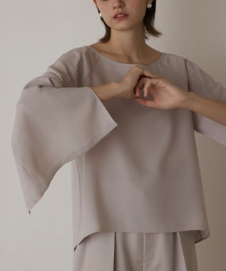 GRACE CONTINENTAL スリットスリーブトップ ベージュ