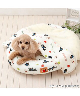 PET PARADISE リサとガスパール 接触冷感 カドラー 《リンゴ柄》 丸型 M 小型犬 ホワイト