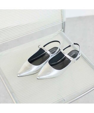 MODE ET JACOMO <noyau>ポインテッドトゥバックベルトパンプス シルバー
