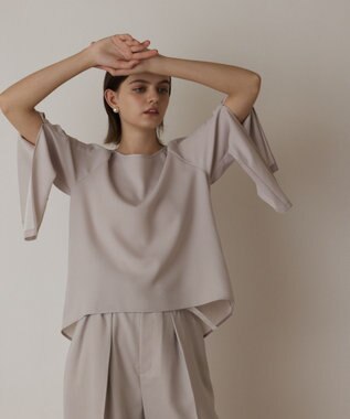 GRACE CONTINENTAL スリットスリーブトップ ベージュ