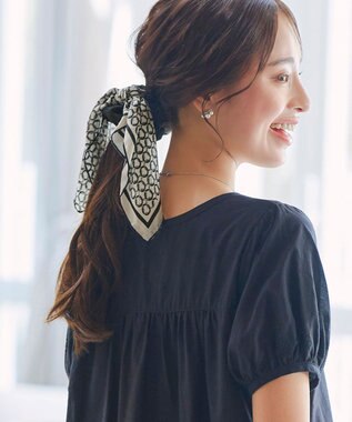 Tiaclasse 【2type】スカーフ柄シュシュ A：ブラック(スカーフ）