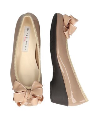 Bridget Birkin ＜3E＞【Bridget Birkin Walk】ステッチリボンウォーキングパンプス ベージュエナメル