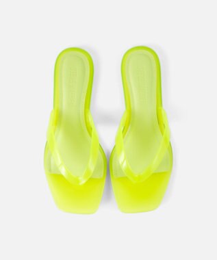 STEVE MADDEN TRELLA-J クリアトングフラットサンダル ライムグリーン