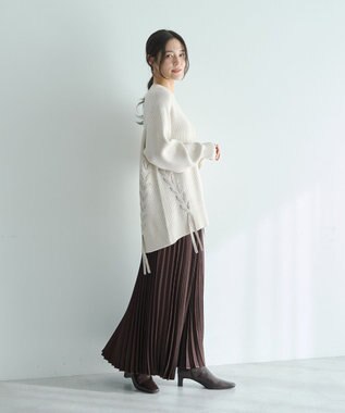 YECCA VECCA サテンプリーツスカート Ivory