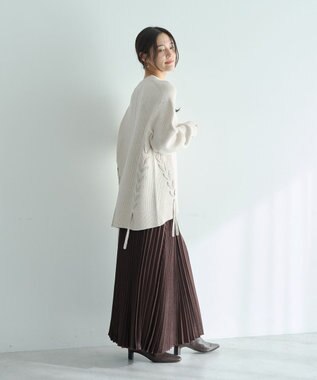 YECCA VECCA サテンプリーツスカート Ivory