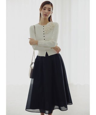 TOCCA 【宮本茉由さん着用】GLOW CORSAGE KNIT ニットカーディガン アイボリー系