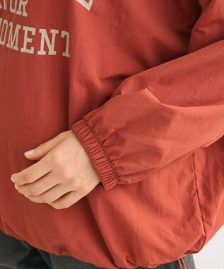 Green Parks ナイロンロゴＶネックプルオーバー Red