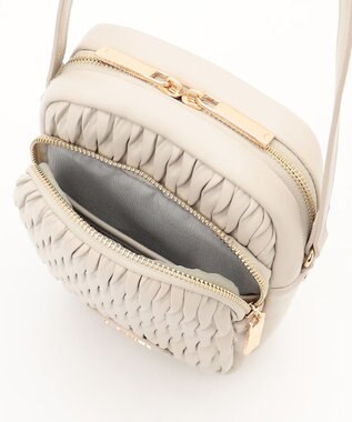 LA BAGAGERIE ランダムプリーツショルダーバッグ タテ アイボリー