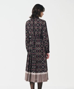 GRACE CONTINENTAL チェーンベルトプリントワンピース ブラック