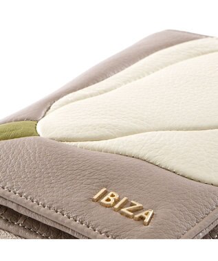 IBIZA プレーサ　ラウンド二つ折り財布 ピンクベージュ