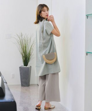 Tiaclasse ラフィアショルダーバッグ グレージュ