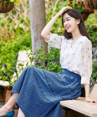 Tiaclasse L 【洗える】花柄Vネックブラウス オフホワイト